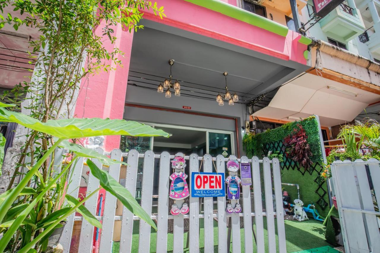 Bed and Breakfast Menulis Coolly House Patong Экстерьер фото